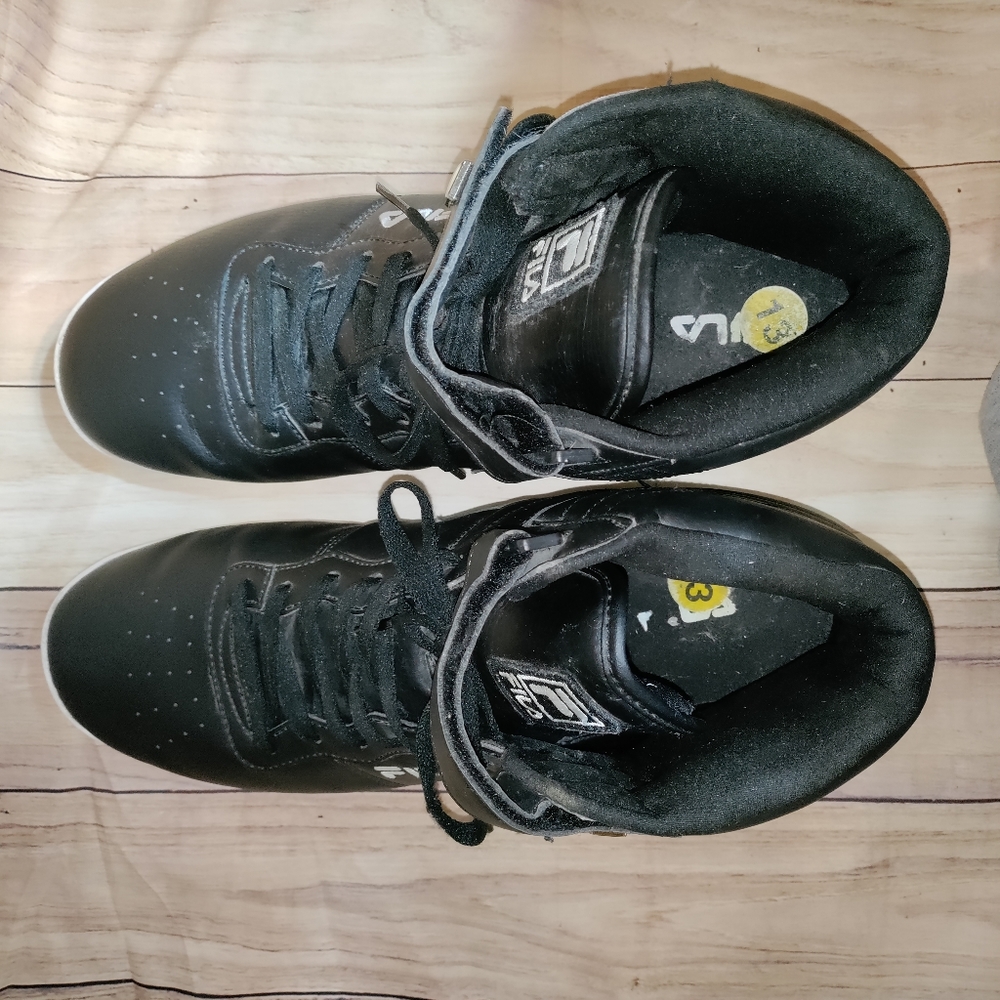 Sneakers - Picture 4 of 6